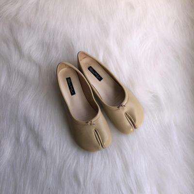 Fashionable Casual Flats Versatile Leather Slippers Daily Wear Shoes - available at Sparq Mart